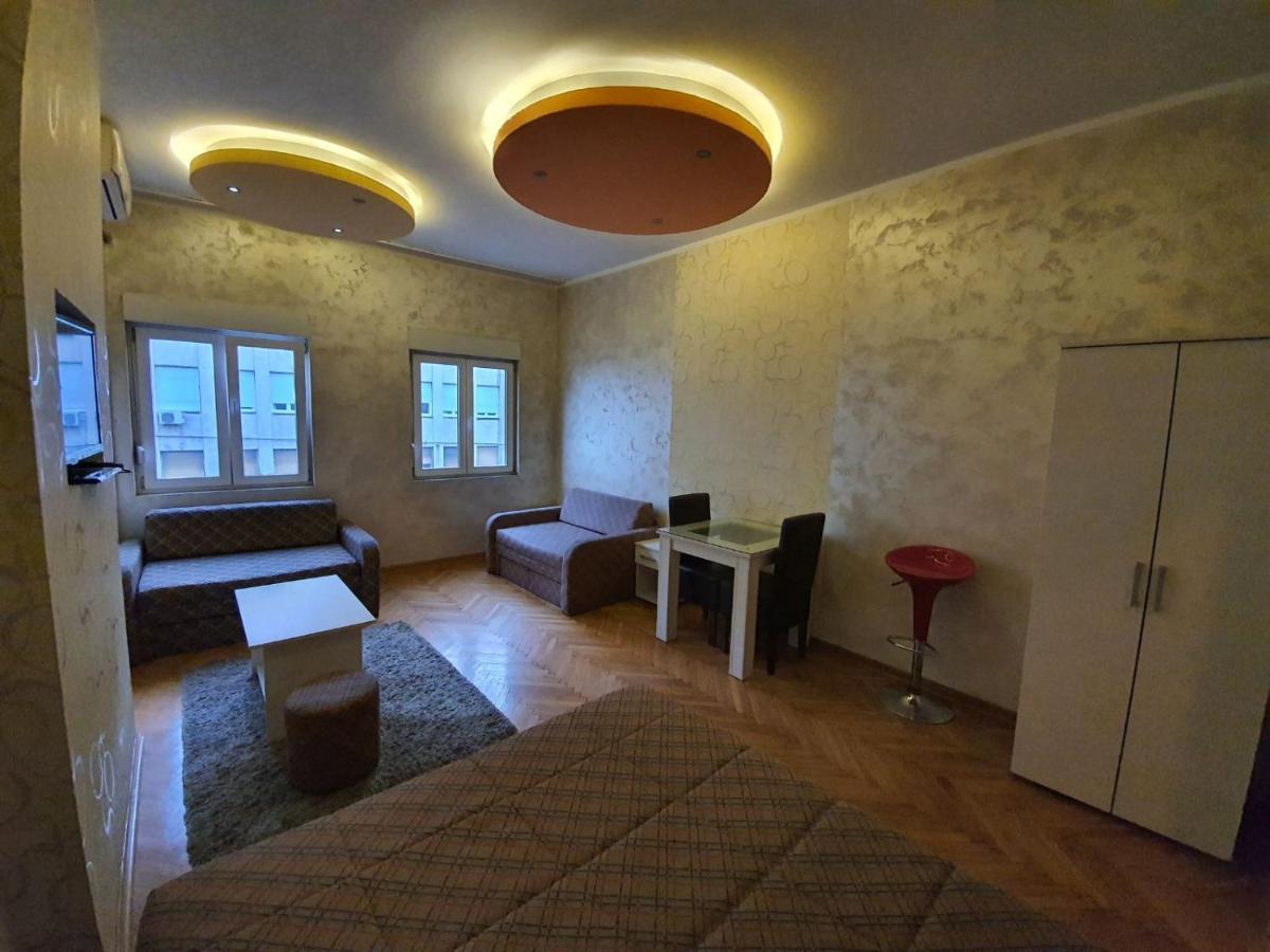 Stay In Apartments Belgrado Buitenkant foto